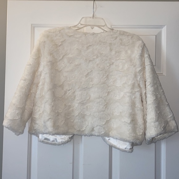 Glamorous faux fur cream color cropped jacket - Picture 6 of 6